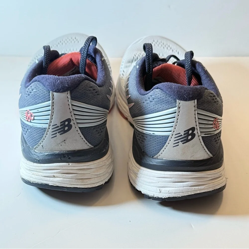New Balance Women's 880 v8 Running Shoe, Blue/Grey, Size 9